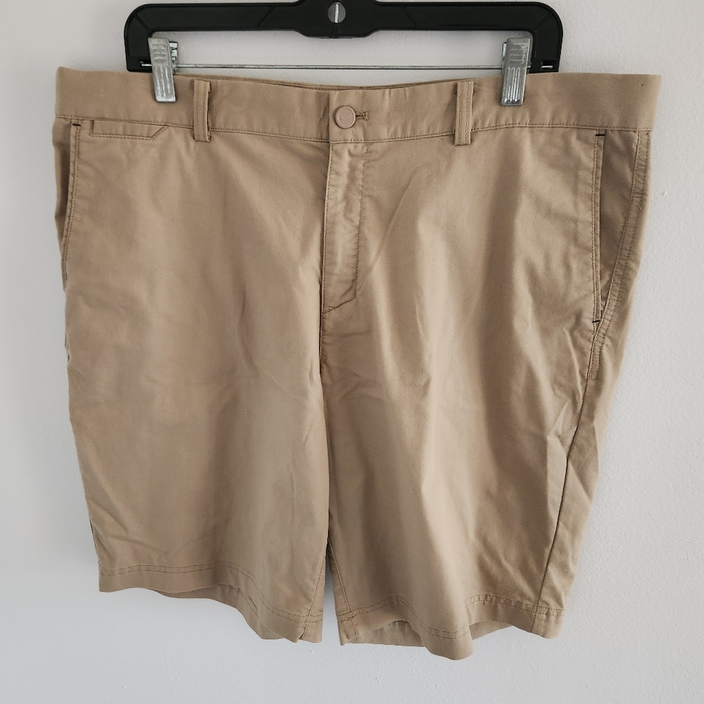 Nike Golf Tour Performance Khaki Shorts Flat Front Men's 40 10" Inseam